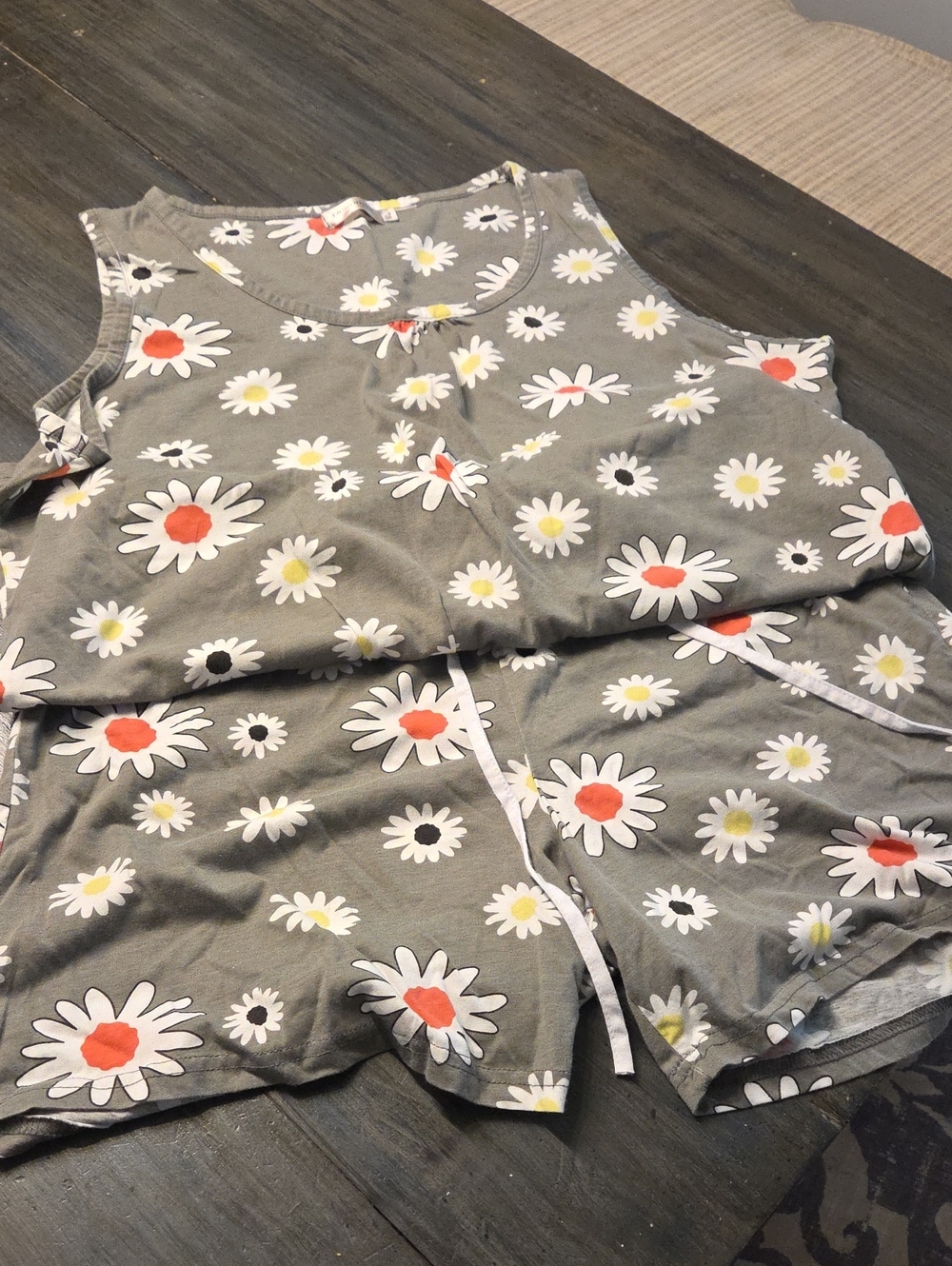 Gray Daisy Print Pajama Set